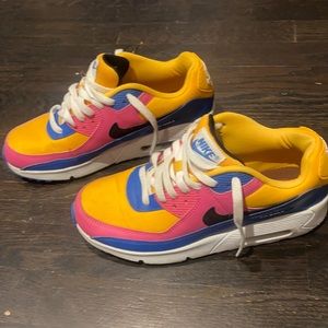 super cute air max 90s!💛